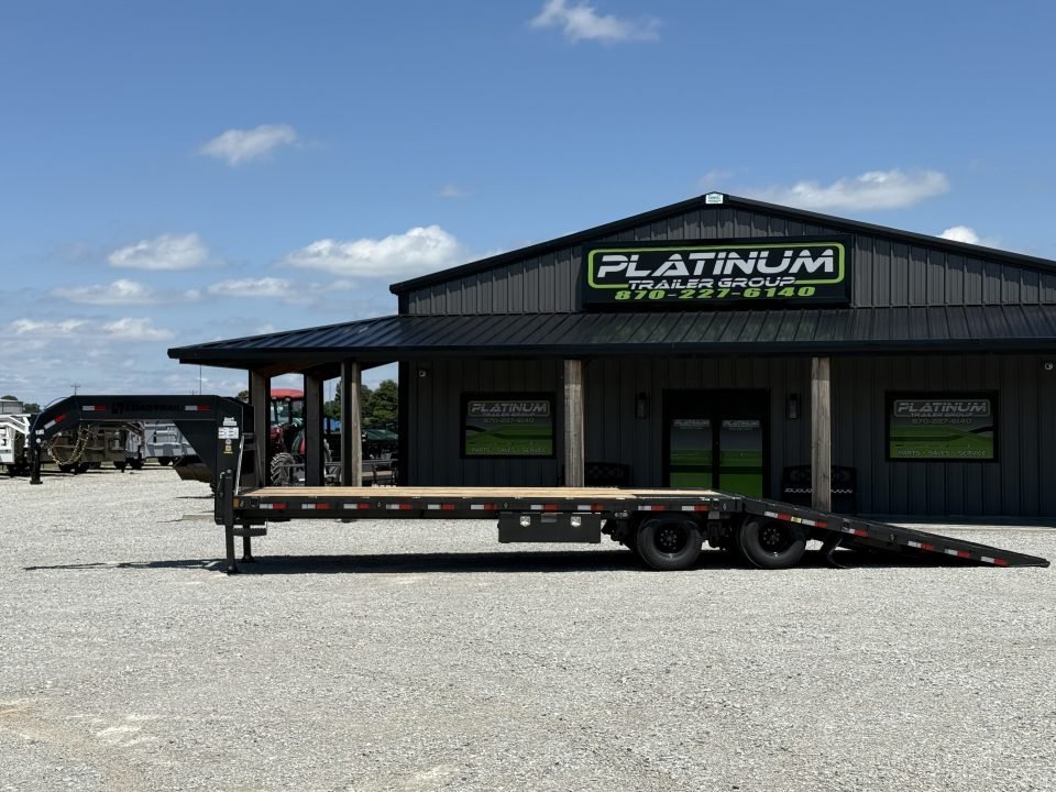 2027 Load Trail GL 102X32 GOOSENECK HYDRAULIC DOVETAIL W/12' CLEATED DOVE, 14 PLYS, HYDRAULIC JACKS,