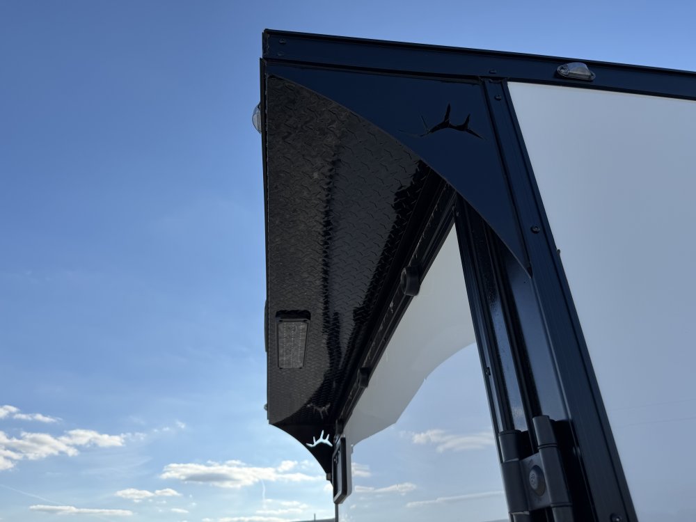 2027 SAWYER CARGO 7X16 WITH 7' INTERIOR / SCREWLESS / TORSION AXLES / POLYCOR / REAR SPOILER WITH LI