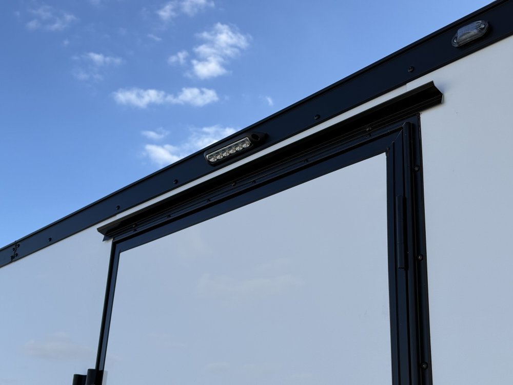 2027 SAWYER CARGO 7X16 WITH 7' INTERIOR / SCREWLESS / TORSION AXLES / POLYCOR / REAR SPOILER WITH LI