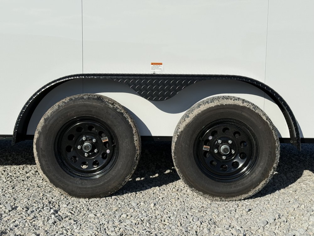2027 SAWYER CARGO 7X16 WITH 7' INTERIOR / SCREWLESS / TORSION AXLES / POLYCOR / REAR SPOILER WITH LI