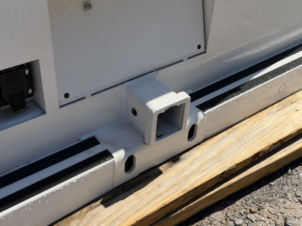 2026 903 CD CABINET DECK 92" WIDE, 8'6" LONG, 57" CTA, 42 1/4" RUNNERS TRUCK BED