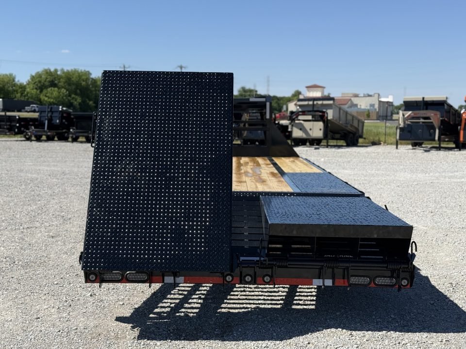 2026 Load Trail GP 102X25 GOOSENECK W/MAX RAMPS AND 14 PLY TIRES 24K GVWR Flatbed Trailer