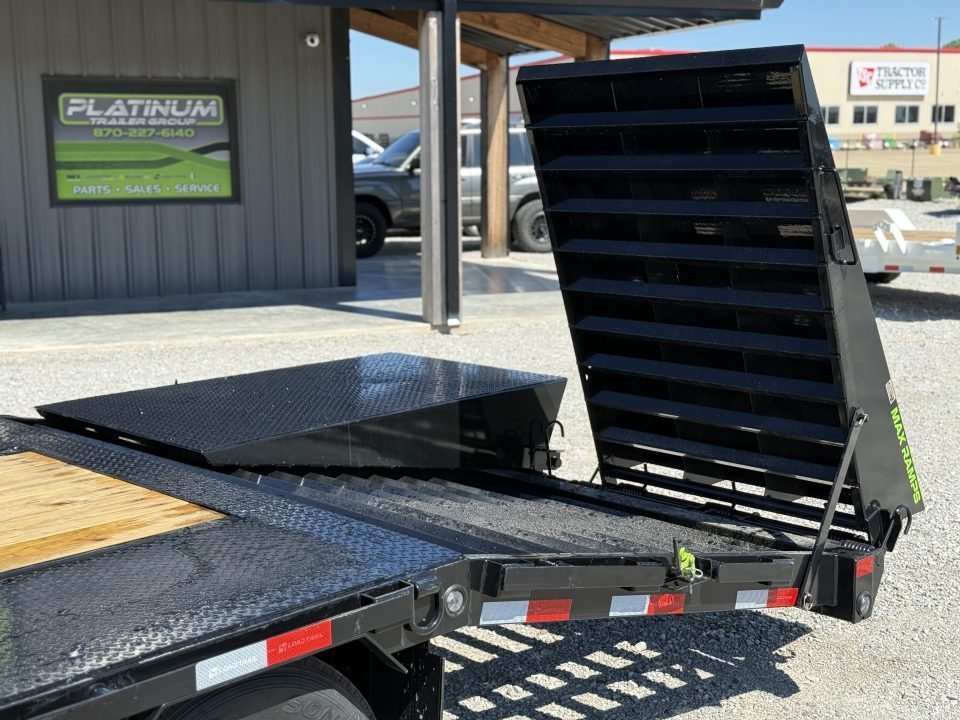 2026 Load Trail GP 102X25 GOOSENECK W/MAX RAMPS AND 14 PLY TIRES 24K GVWR Flatbed Trailer