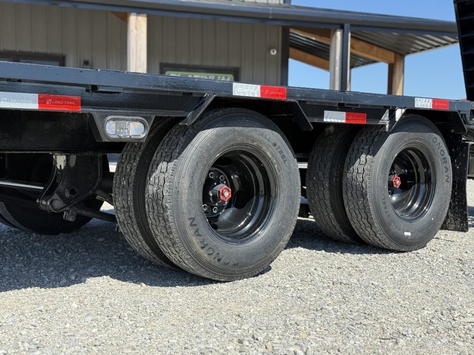 2026 Load Trail GP 102X25 GOOSENECK W/MAX RAMPS AND 14 PLY TIRES 24K GVWR Flatbed Trailer