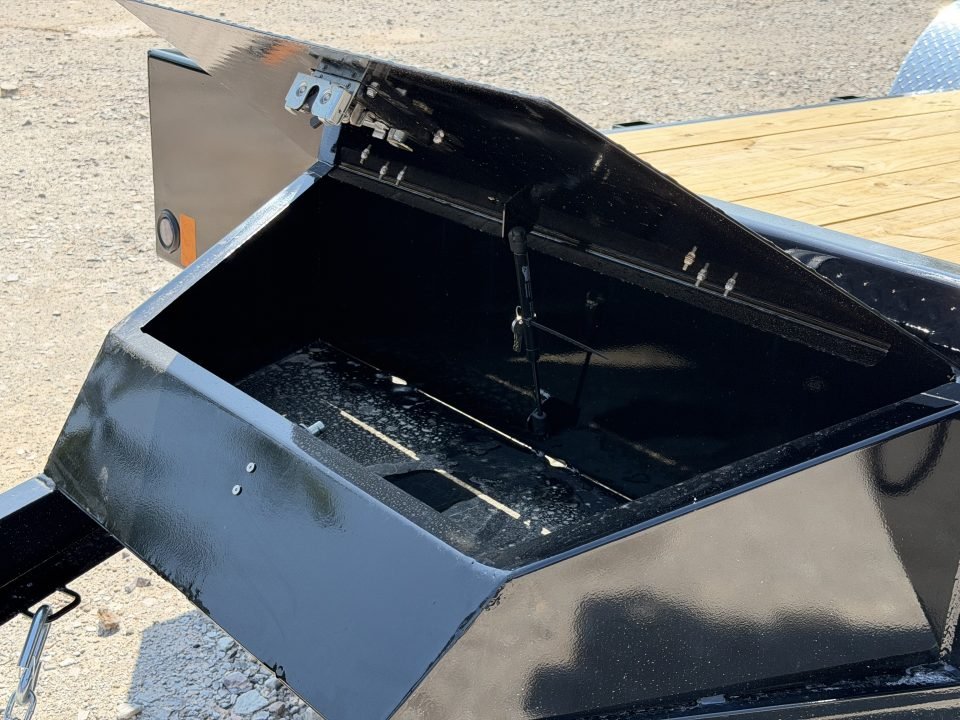 2026 Load Trail CH 83X18 7K GVWR PULLOUT RAMPS REAR STABILIZER JACKS TOOL BOX Car Hauler