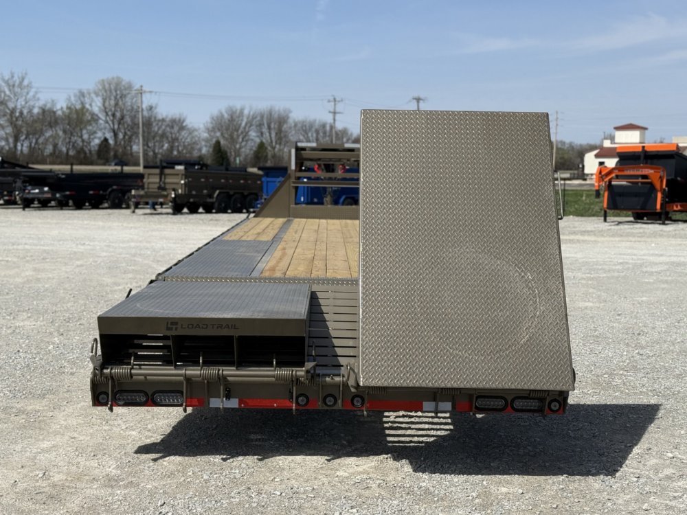 2026 Load Trail GP 102X32 GOOSENECK TRIPLE AXLE W/MAX RAMPS AND 14 PLY TIRES 30K GVWR Flatbed Traile