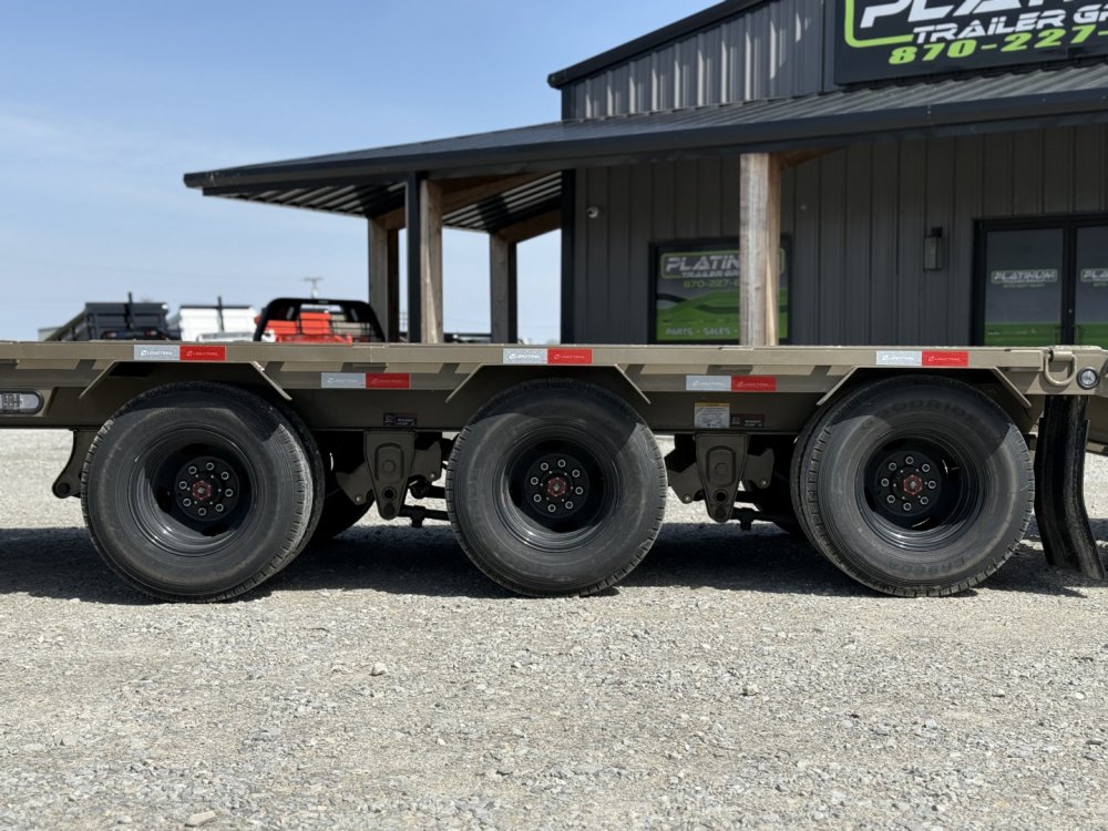 2026 Load Trail GP 102X32 GOOSENECK TRIPLE AXLE W/MAX RAMPS AND 14 PLY TIRES 30K GVWR Flatbed Traile
