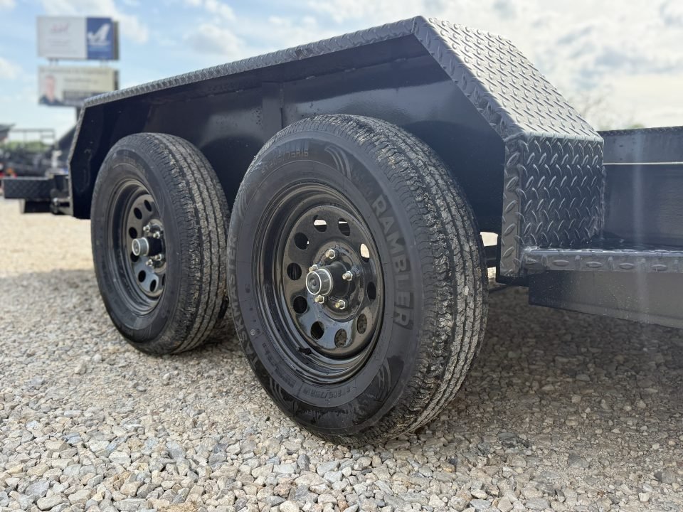 2026 MEB 83X20 / DOVETAIL / ELECTRIC BRAKE AXLE / BULLDOG COUPLER / 7K GVWR Car Hauler