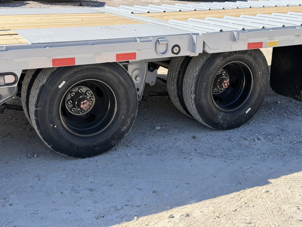 2027 102"x32' Load Trail Flatbed