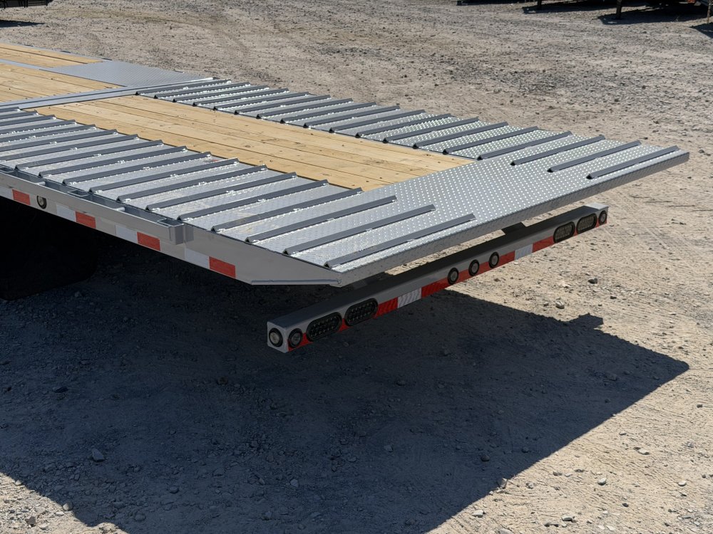 2027 102"x32' Load Trail Flatbed