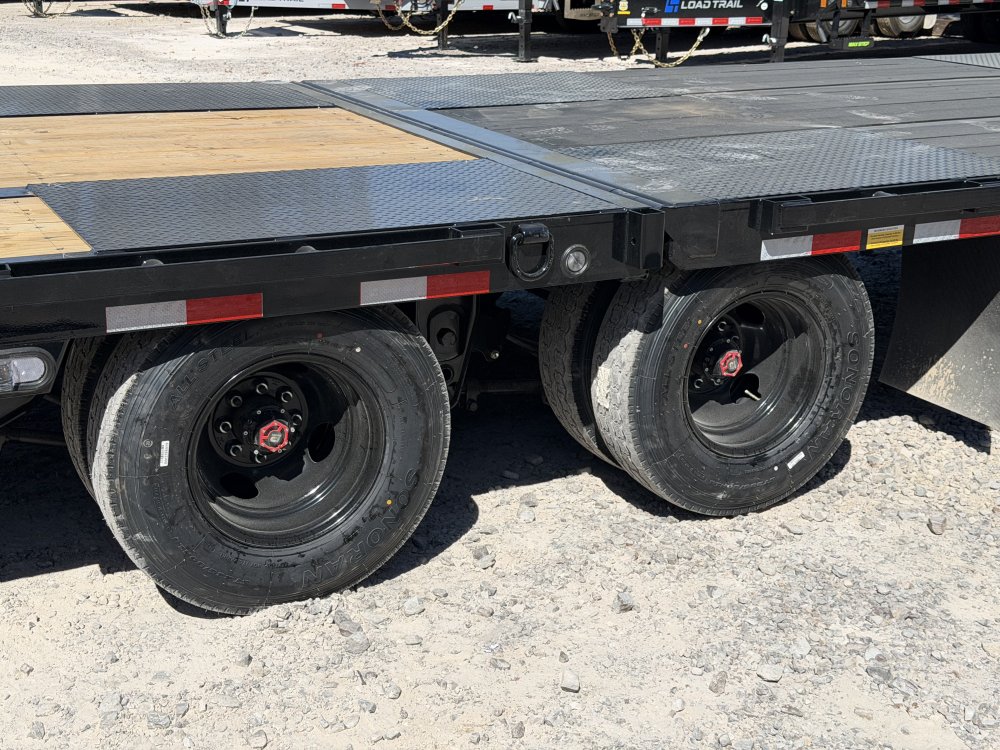 2027 102"x32' Load Trail Flatbed