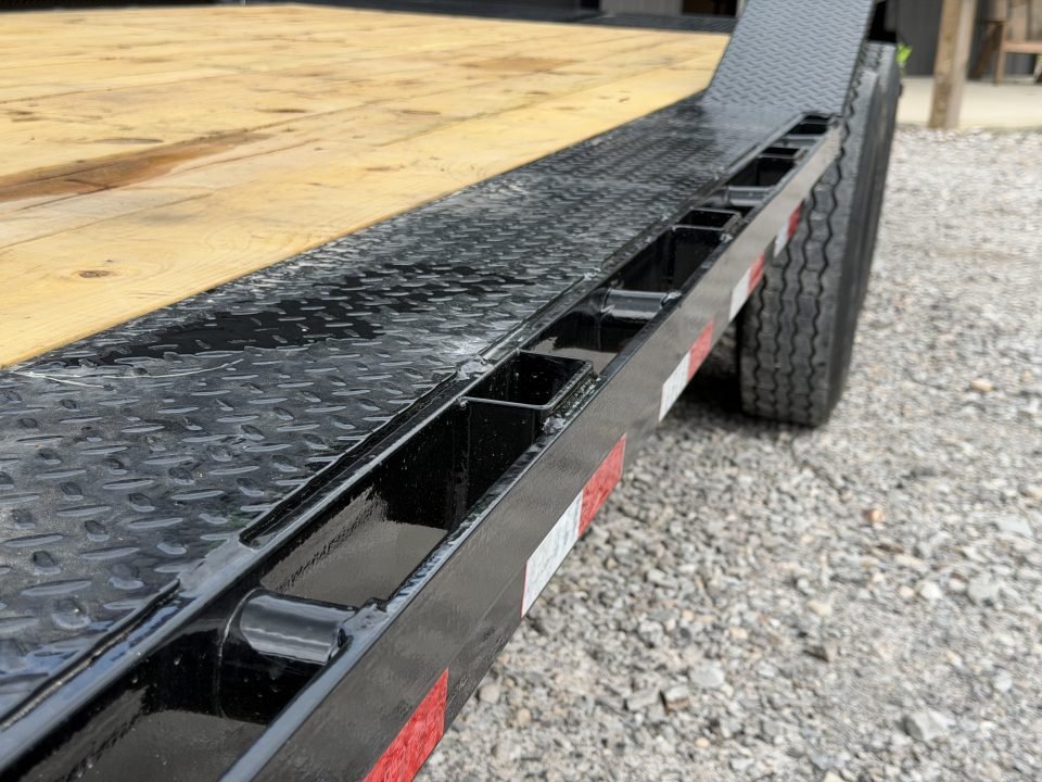 2027 Load Trail GC 102X24 14K LOWBOY MAX RAMPS DRIVE OVER FENDERS Flatbed Trailer