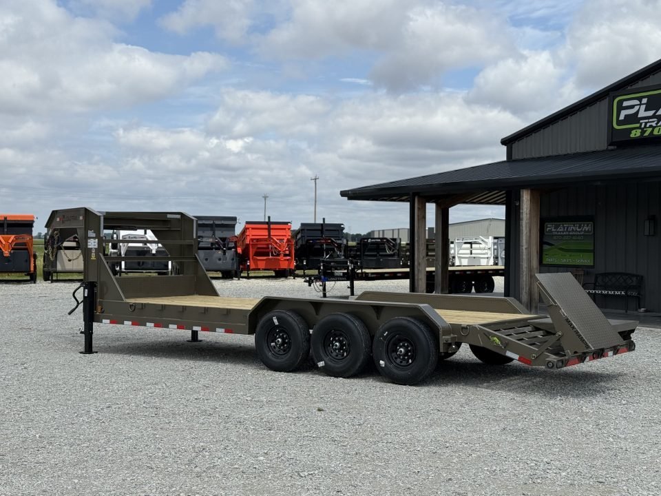 2027 Load Trail GC 83X24 GOOSENECK W/MAX RAMPS, 14 PLYS, AND 4' RAISED NECK 21K GVWR Equipment Trail