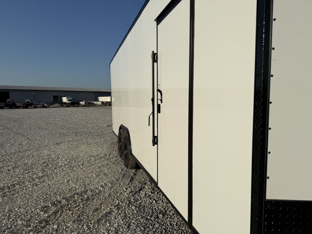 2027 SAWYER 8.5X24X7'6" W/6K TORSION AXLES, ONE PIECE THERMOPLY ROOF, SCREWLESS EXTERIOR, AND REAR S