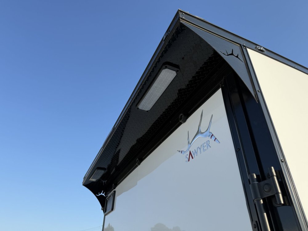 2027 SAWYER 8.5X24X7'6" W/6K TORSION AXLES, ONE PIECE THERMOPLY ROOF, SCREWLESS EXTERIOR, AND REAR S