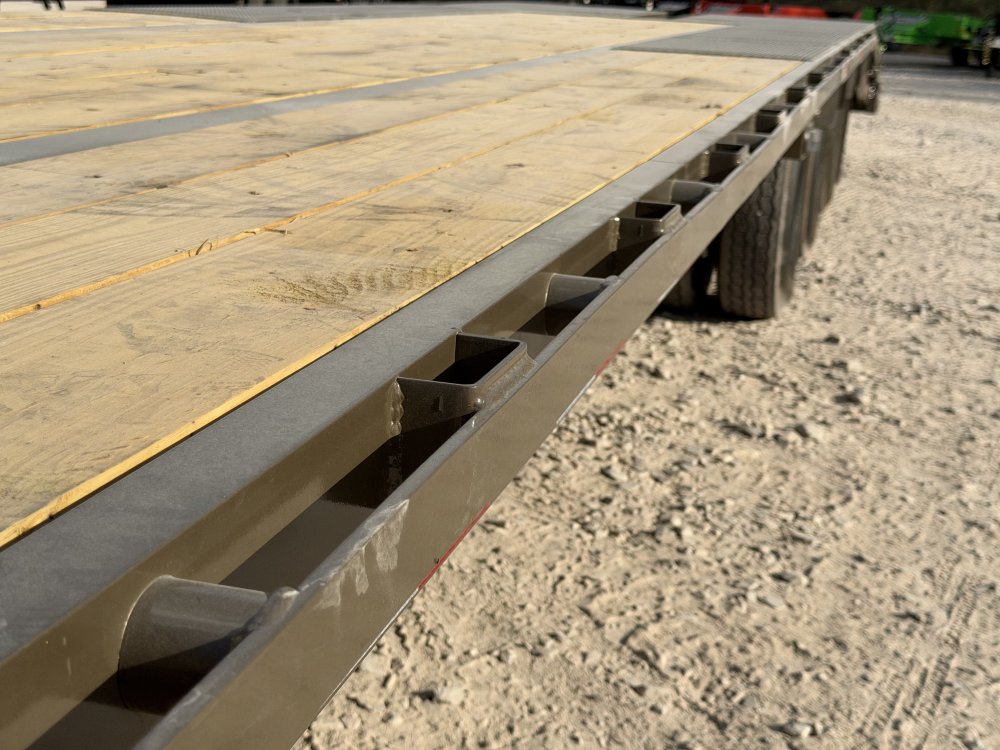 2027 102"x32' Load Trail Flatbed