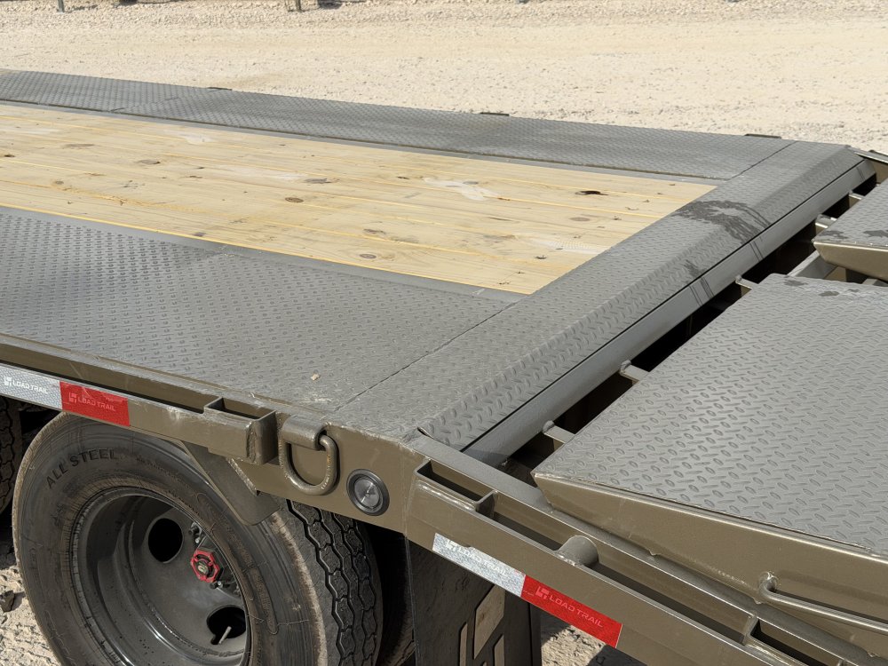 2027 102"x32' Load Trail Flatbed
