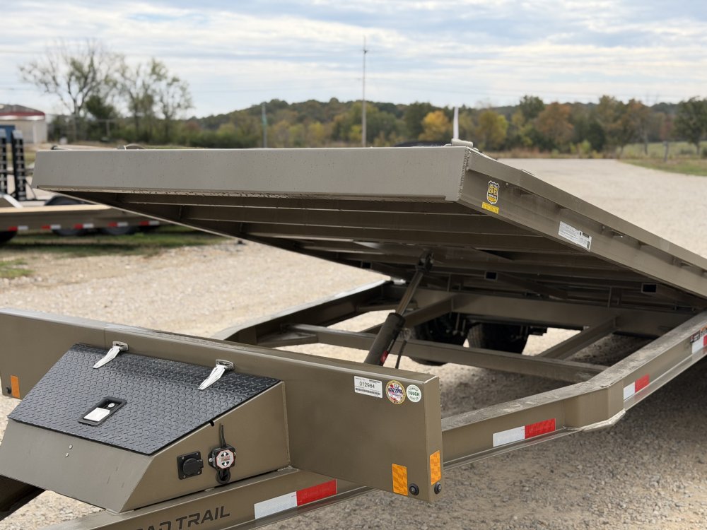 2027 83X22 TM LOAD TRAIL / SPORT BOX / TUFF WIRELESS REMOTE / 14K GVWR / TILT TRAILER