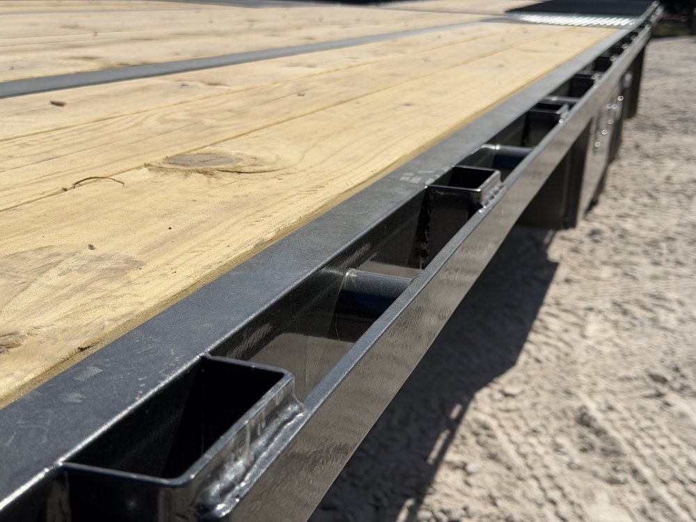 GL 102X32 25.9K GVWR 12' HYDRAULIC DOVETAIL 12K AXLES TUFF WIRELESS REMOTE
