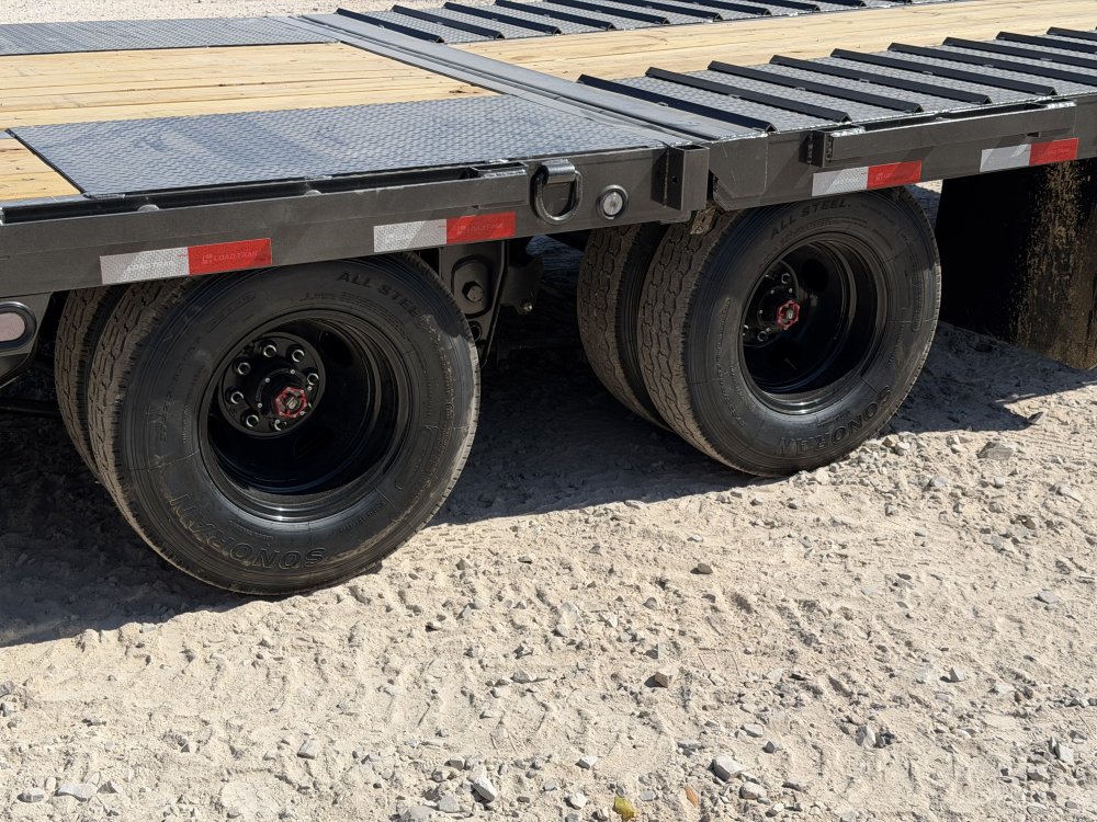 GL 102X32 25.9K GVWR 12' HYDRAULIC DOVETAIL 12K AXLES TUFF WIRELESS REMOTE