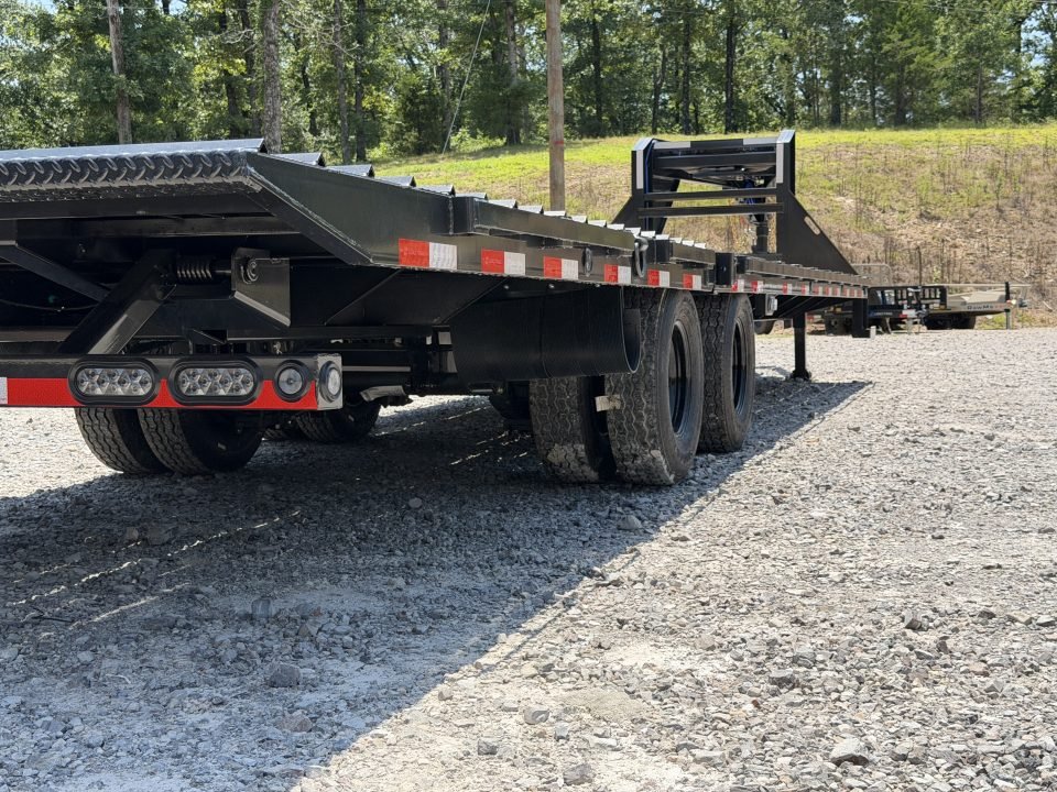 2027 Load Trail GL 102X32 25.9K GVWR 12' HYDRAULIC DOVETAIL WIRELESS REMOTE 14 PLY TIRES Flatbed Tra