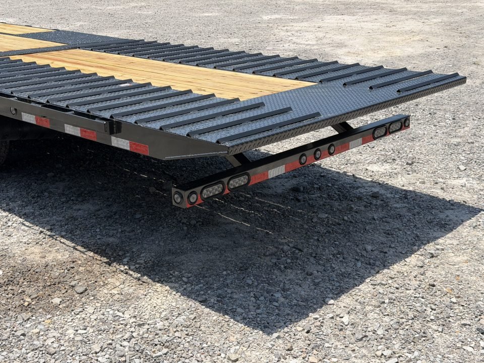 2027 Load Trail GL 102X32 25.9K GVWR 12' HYDRAULIC DOVETAIL WIRELESS REMOTE 14 PLY TIRES Flatbed Tra