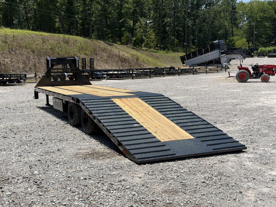 2027 Load Trail GL 102X32 25.9K GVWR 12' HYDRAULIC DOVETAIL WIRELESS REMOTE 14 PLY TIRES Flatbed Tra