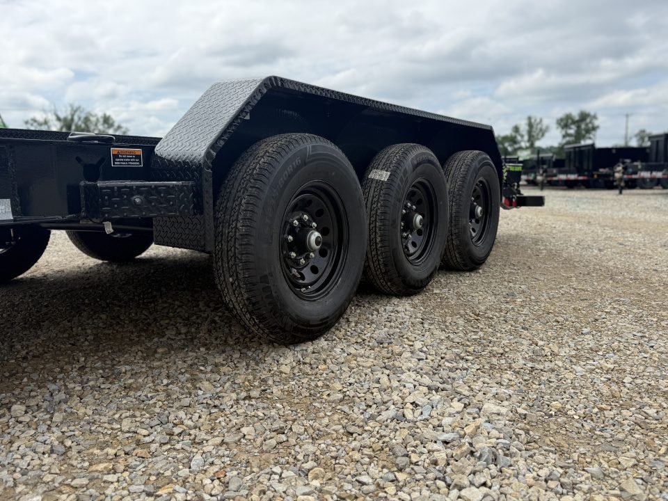 2026 Load Trail CB 83X24 Equipment Trailer / I-BEAM FRAME / MAX RAMPS / D-RINGS / 21K GVWR