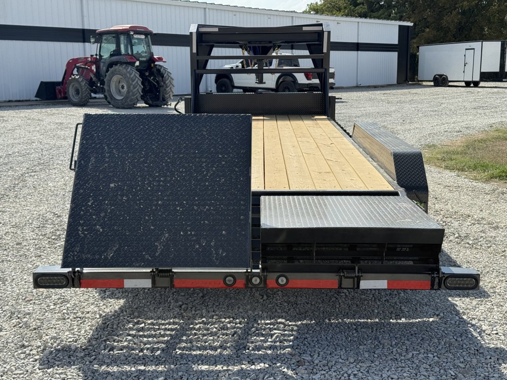 2027 Load Trail GC 83X24 GOOSENECK W/MAX RAMPS, 14 PLYS, AND 4' RAISED NECK 21K GVWR Equipment Trail