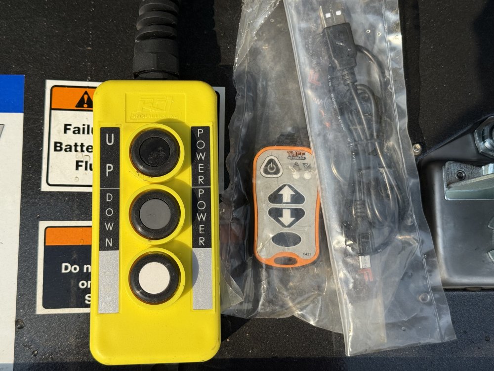 2027 Load Trail GE 102X26 GOOSENECK FULL TILT W/14 PLYS AND TUFF WIRELESS REMOTE 21K GVWR Tilt Trail