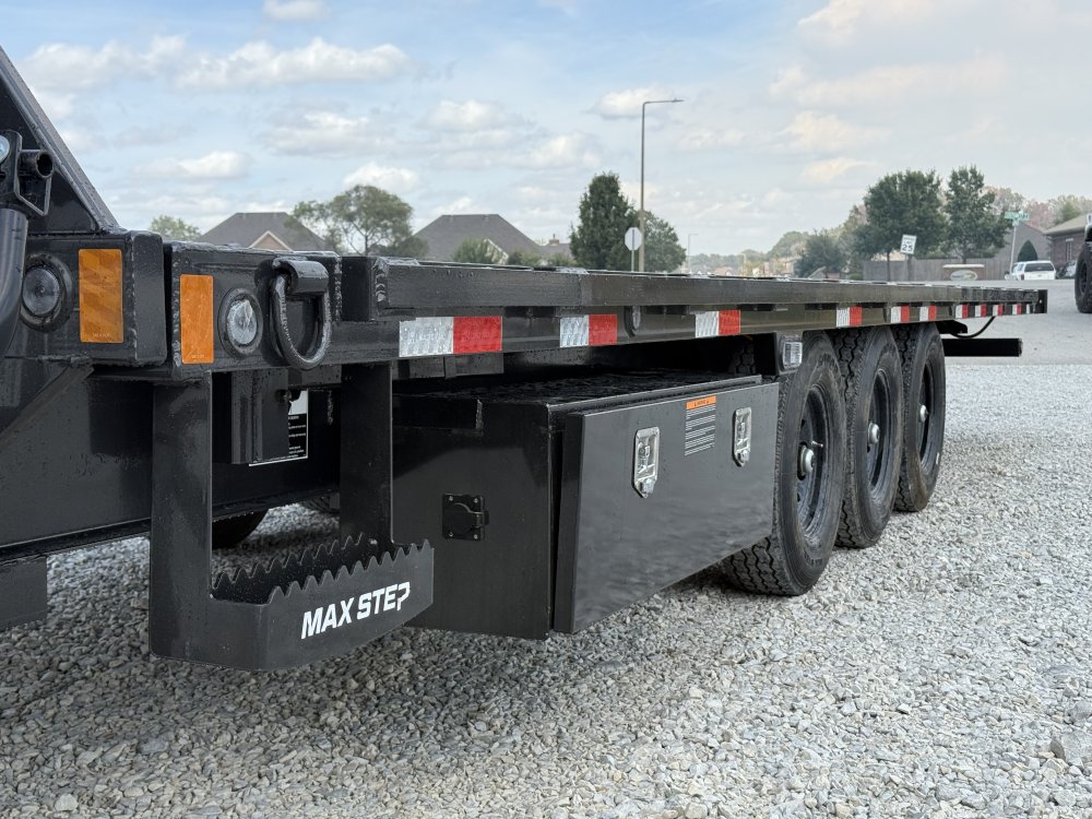 2027 Load Trail GE 102X26 GOOSENECK FULL TILT W/14 PLYS AND TUFF WIRELESS REMOTE 21K GVWR Tilt Trail