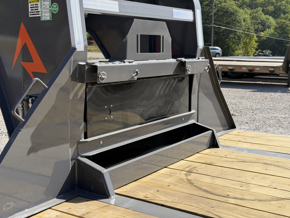 2026 RawMaxx HTX 102X32 25,990 GVWR 11' HYDRUALIC DOVETAIL 12K HYDRAULIC DISC BRAKES WIRELESS REMOTE