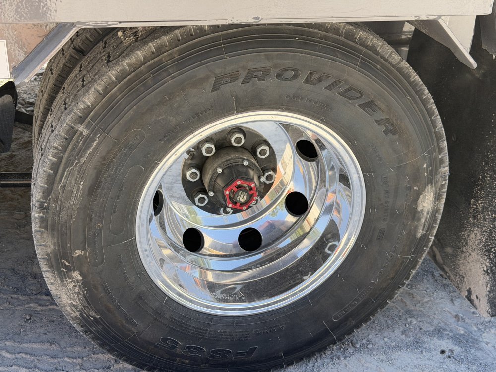 2026 RawMaxx HTX 102X32 25,990 GVWR 11' HYDRUALIC DOVETAIL 12K HYDRAULIC DISC BRAKES WIRELESS REMOTE