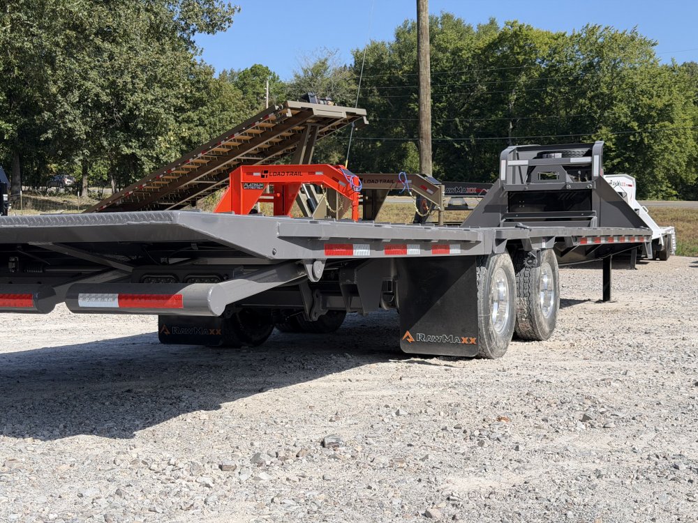 2026 RawMaxx HTX 102X32 25,990 GVWR 11' HYDRUALIC DOVETAIL 12K HYDRAULIC DISC BRAKES WIRELESS REMOTE