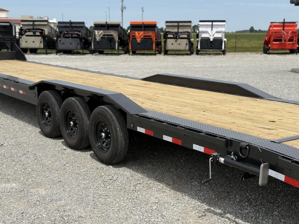 2027 Load Trail GC 102X44 LOWBOY W/DRIVE OVER FENDERS 21K GVWR GOOSENECK Car Hauler