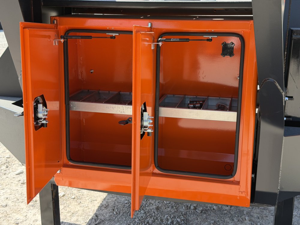 2026 RawMaxx HTX 102X32 25,990 GVWR 11' HYDRUALIC DOVETAIL 12K HYDRAULIC DISC BRAKES WIRELESS REMOTE