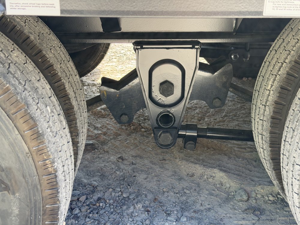 2026 RawMaxx HTX 102X32 25,990 GVWR 11' HYDRUALIC DOVETAIL 12K HYDRAULIC DISC BRAKES WIRELESS REMOTE