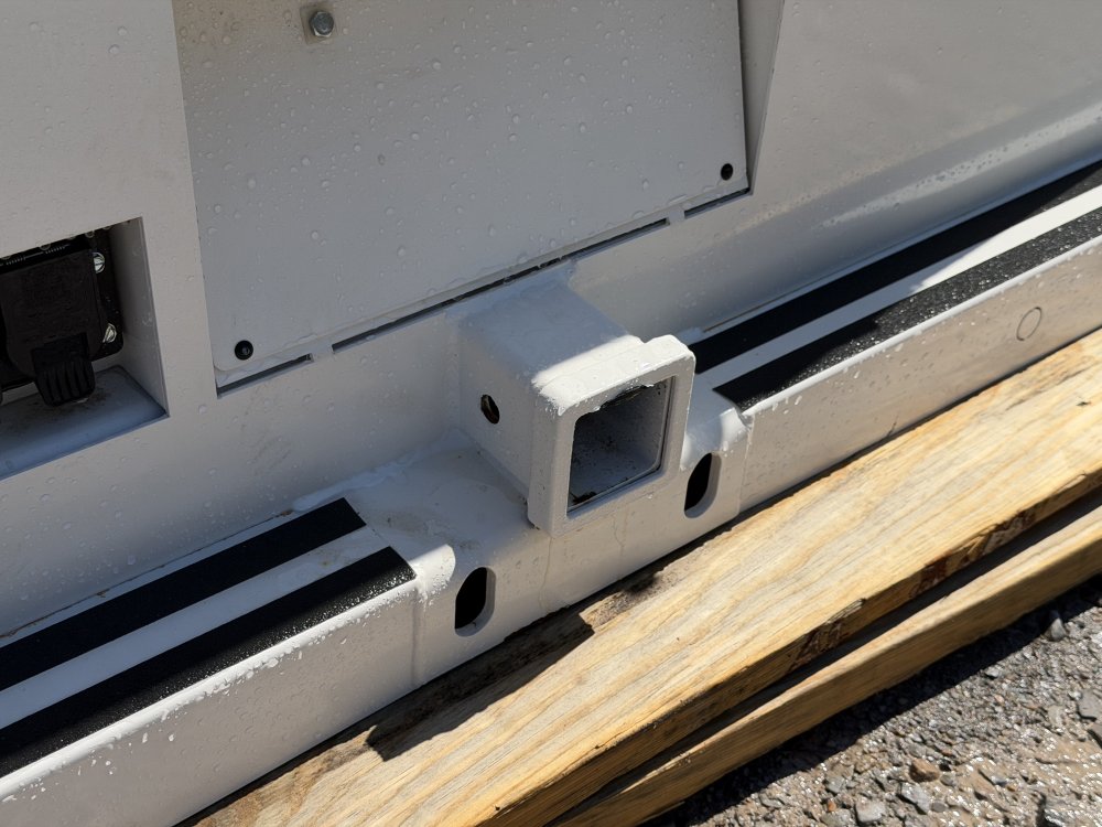 2026 903 CD CABINET DECK 92" WIDE, 8'6" LONG, 57" CTA, 42 1/4" RUNNERS TRUCK BED