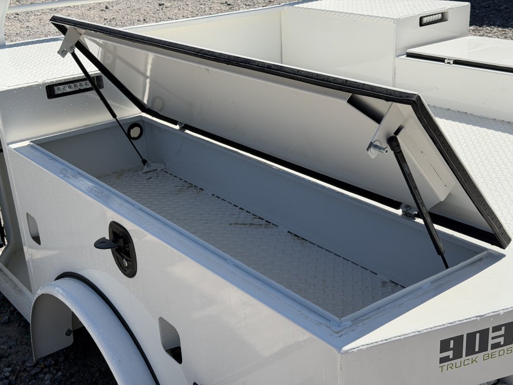 2026 903 CD CABINET DECK 92" WIDE, 8'6" LONG, 57" CTA, 42 1/4" RUNNERS TRUCK BED