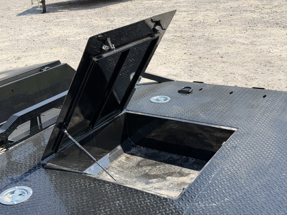 2027 102"x22' RawMaxx Tilt