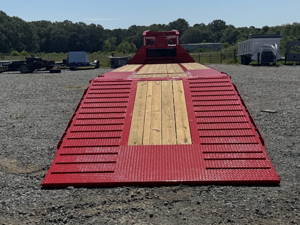 2026 RawMaxx HTX 102X34 GOOSENECK / HYDRAULIC DISC BRAKES / HYDRAULIC JACKS / 14 PLY TIRES / ALUMINU