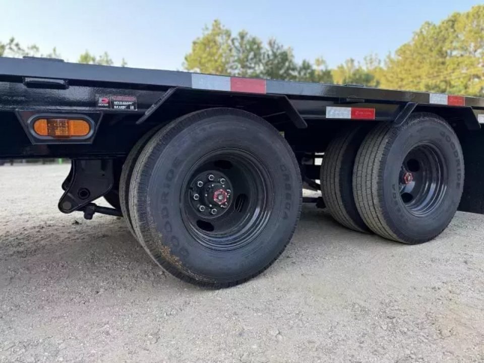2026 Load Trail GP 102x30 Tandem Low-Pro Gooseneck 24K GVWR MAX RAMPS Deckover Trailer
