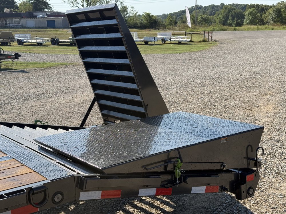 2027 102X36 GP LOAD TRAIL / MAX RAMPS / 14PLY / WINCH PLATE / 25.9K GVWR /