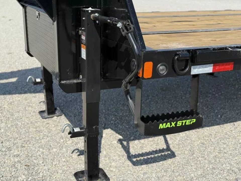 2026 Load Trail GP 102X30 GOOSENECK W/MAX RAMPS AND 14 PLYS 25900 GVWR Flatbed Trailer