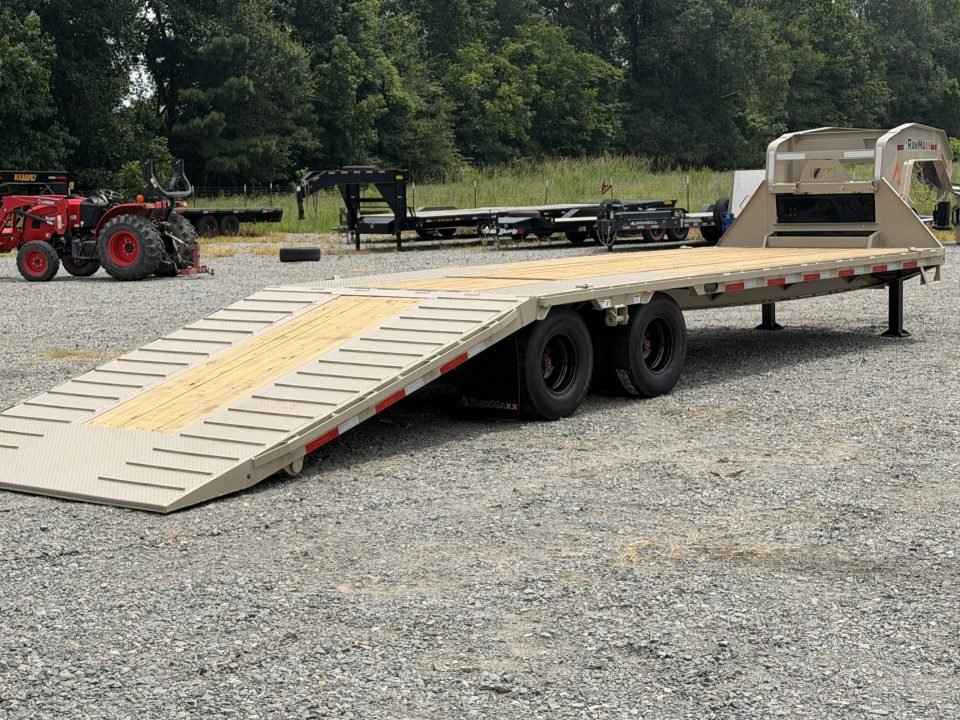 2026 RawMaxx HTX 102X32 GOOSENECK / HYDRAULIC DISC BRAKES / HYDRAULIC JACKS / 14 PLY TIRES / ALUMINU