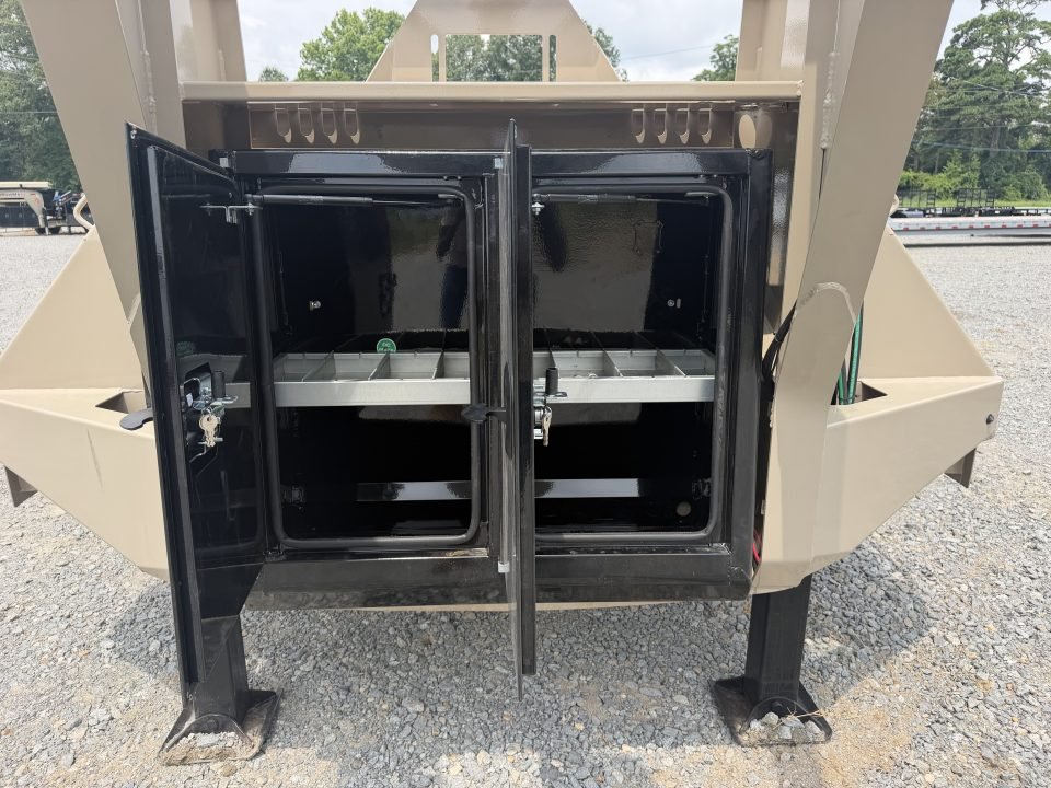2026 RawMaxx HTX 102X32 GOOSENECK / HYDRAULIC DISC BRAKES / HYDRAULIC JACKS / 14 PLY TIRES / ALUMINU