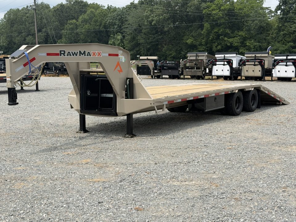 2026 RawMaxx HTX 102X32 GOOSENECK / HYDRAULIC DISC BRAKES / HYDRAULIC JACKS / 14 PLY TIRES / ALUMINU
