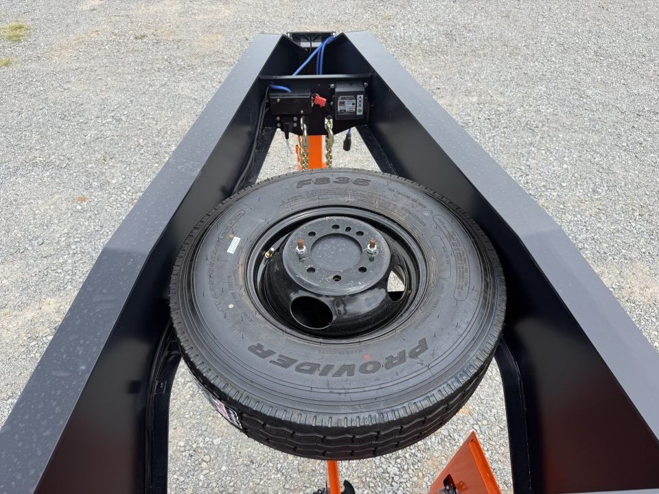 2026 RawMaxx HTX 102X32 GOOSENECK / HYDRAULIC DISC BRAKES / HYDRAULIC JACKS / 14 PLY TIRES / ALUMINU