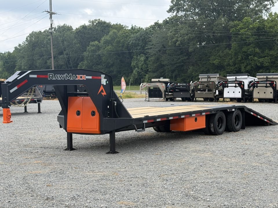 2026 RawMaxx HTX 102X32 GOOSENECK / HYDRAULIC DISC BRAKES / HYDRAULIC JACKS / 14 PLY TIRES / ALUMINU