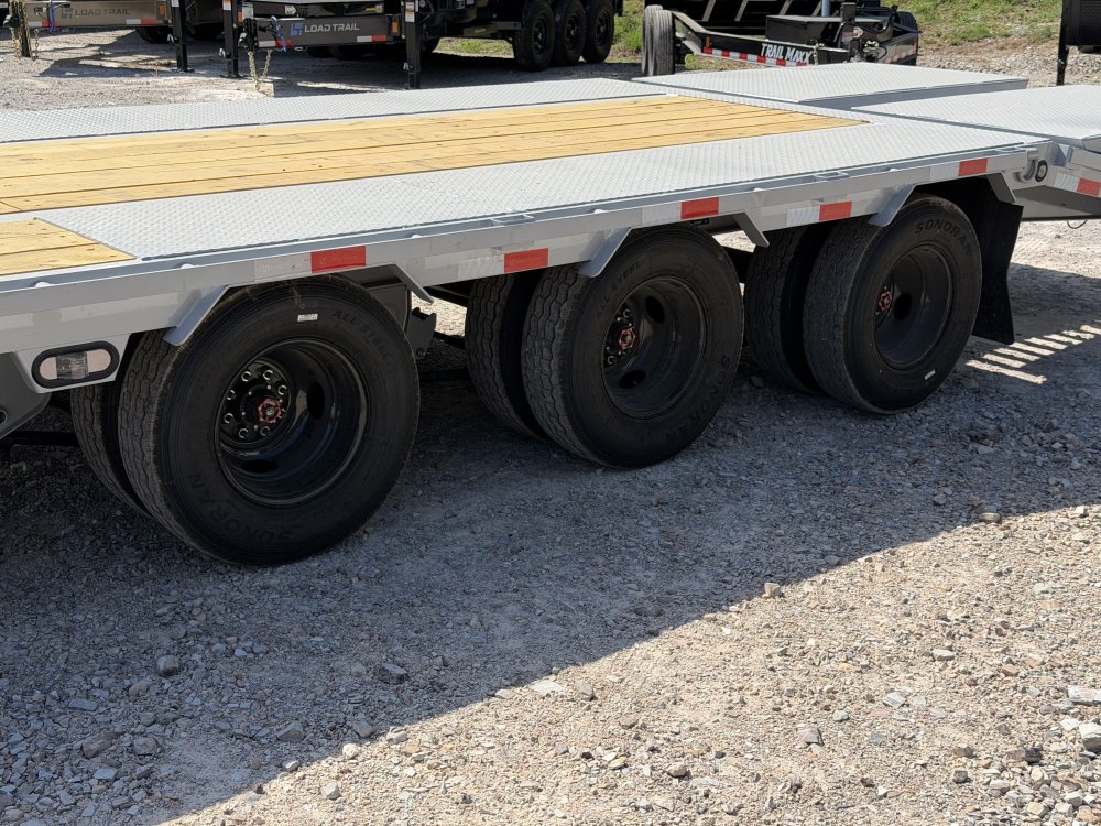 2027 102"x32' Load Trail Flatbed